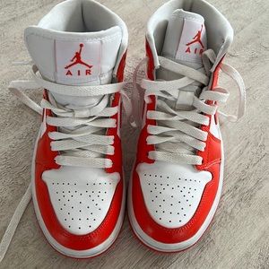 Nike Air Jordan’s Size 5. Worn a few time s and in excellent condition.